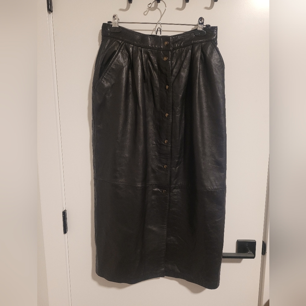 Elegant Black Button-Up Midi Skirt